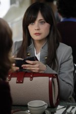 BONES:  Zooey Deschanel guest-stars as Margaret Whitesell, Brennan's cousin, in the BONES episode "The Goop on the Girl" airing Thursday, Dec. 10 (8:00-9:00 PM ET/PT) on FOX.  ©2009 Fox Broadcasting Co.  Cr:  Greg Gayne/FOX