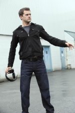 FRINGE: Peter (Joshua Jackson) investigates a kidnapping that rapidly escalates into a hostage situation in New York and discovers that an unknowable force has mind-blowing consequences in the FRINGE episode "Of Human Action" airing Thursday, Nov. 12 (9:00-10:00 PM ET/PT) on FOX. CR: Liane Hentscher/FOX